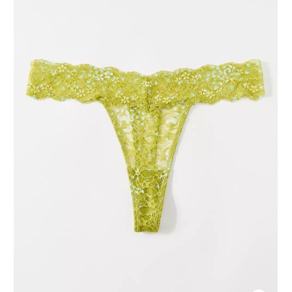 URBAN OUTFITTERS Out From Under Lace Low-Rise Lace
Thong - Picture 1 of 5